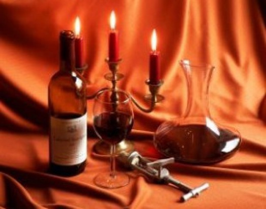 svícen a víno (Obrázek pro zobrazení na stránce)